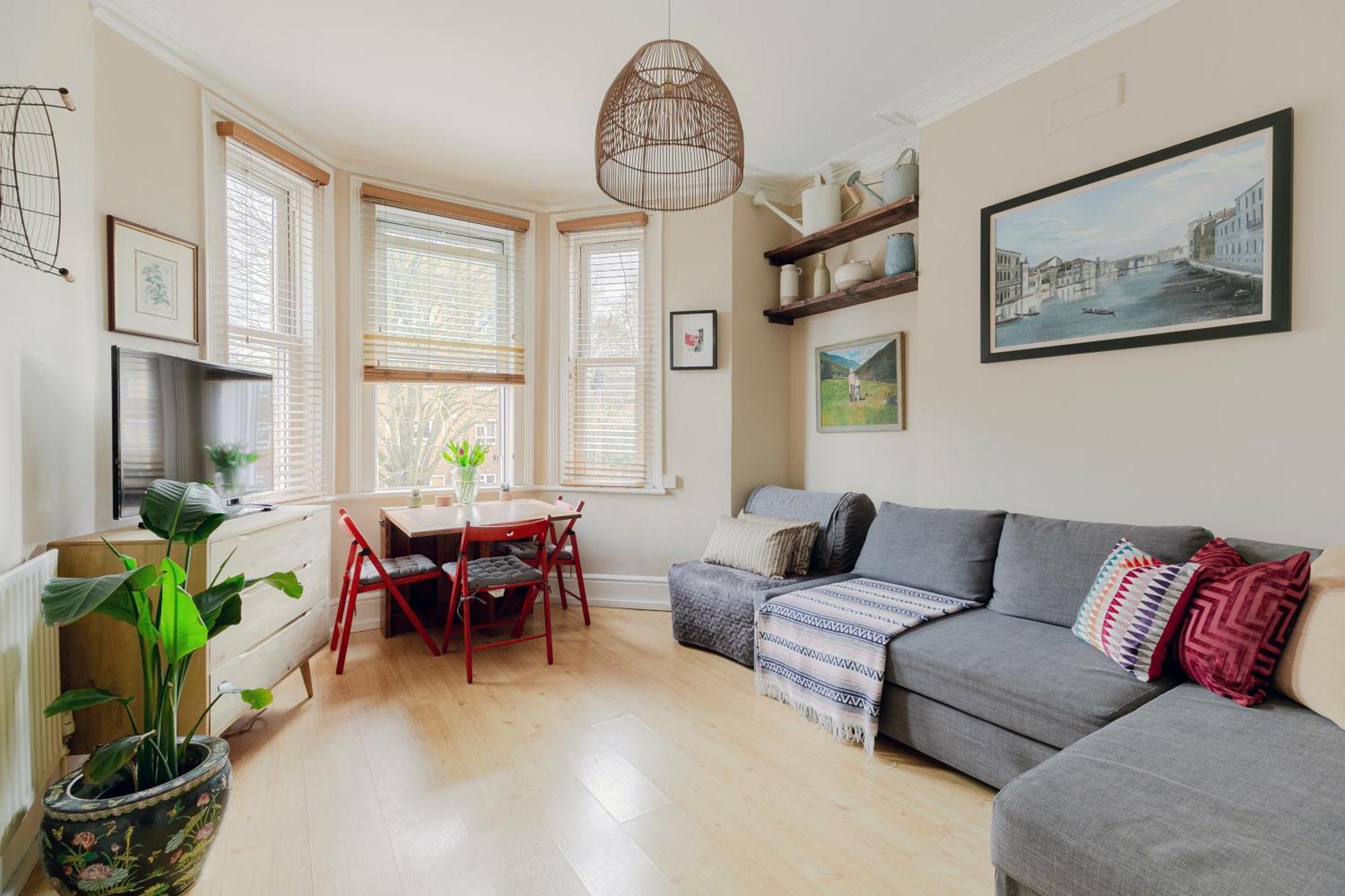 Artistic Pied-a-terre, Steps From The Tube, Moments From London's Heart Appartement Londres