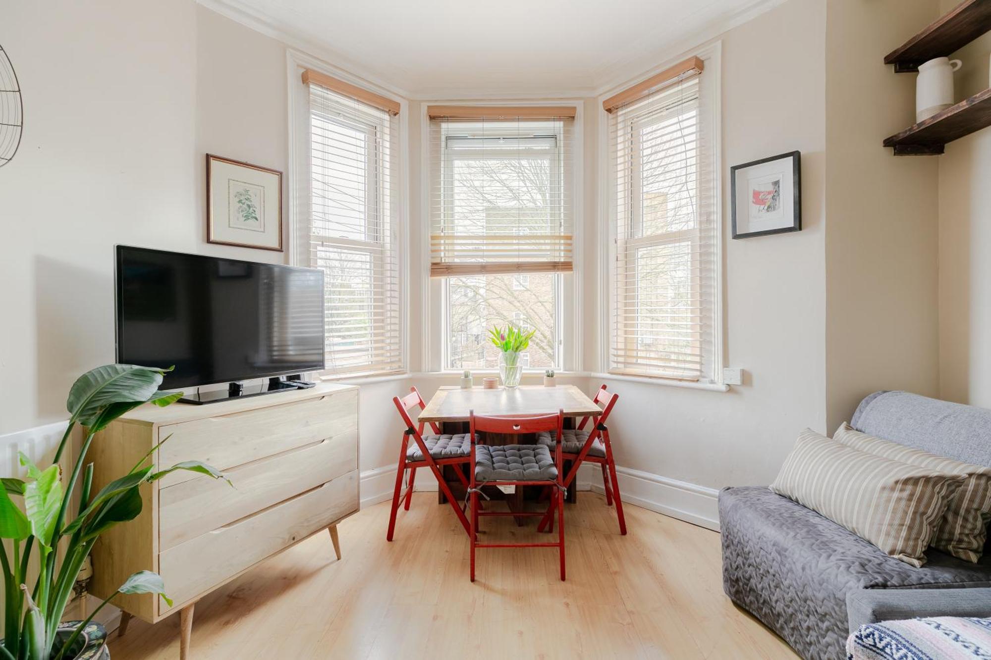 Artistic Pied-a-terre, Steps From The Tube, Moments From London's Heart Appartement Londres